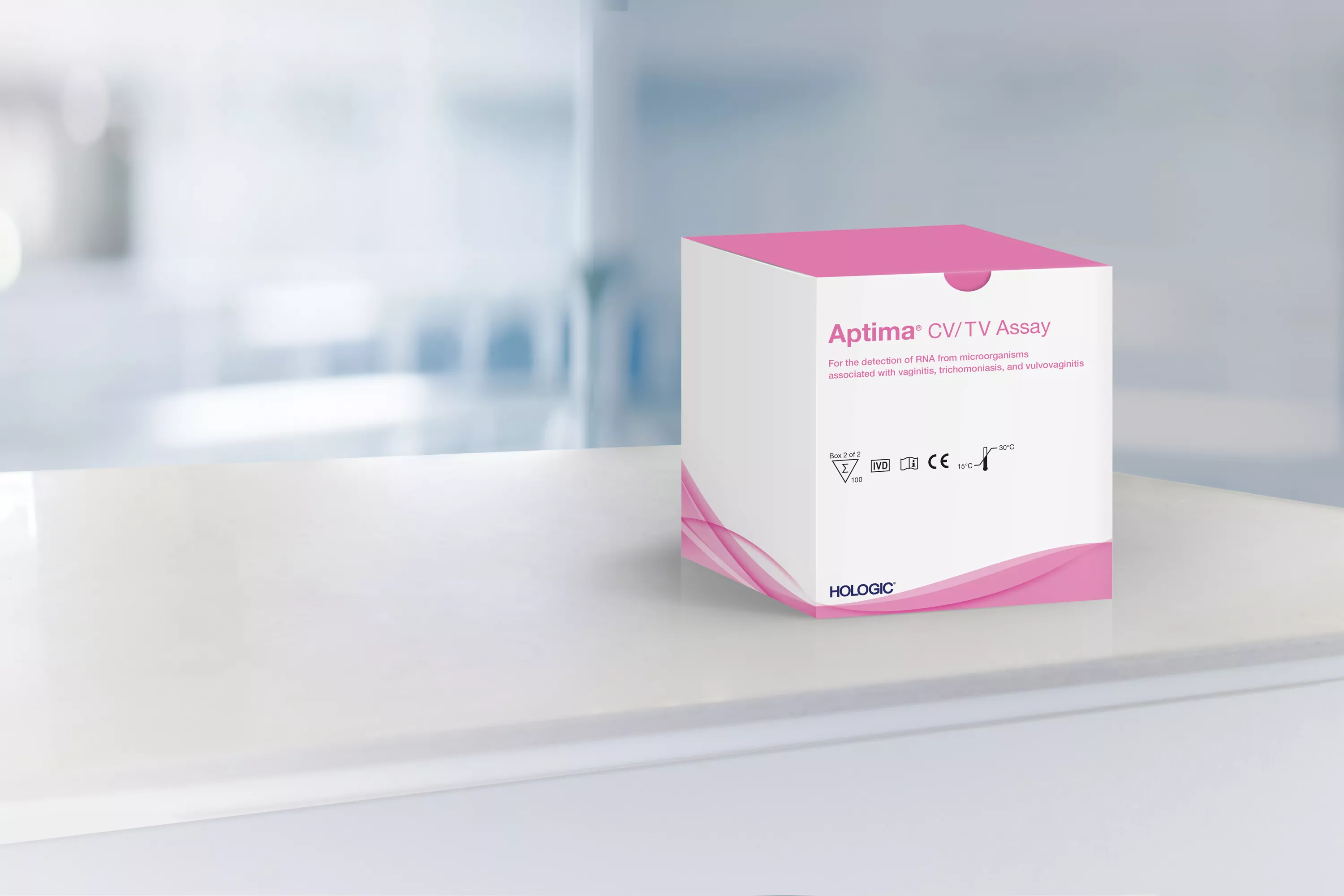 Caja de un ensayo con un laboratorio al fondo