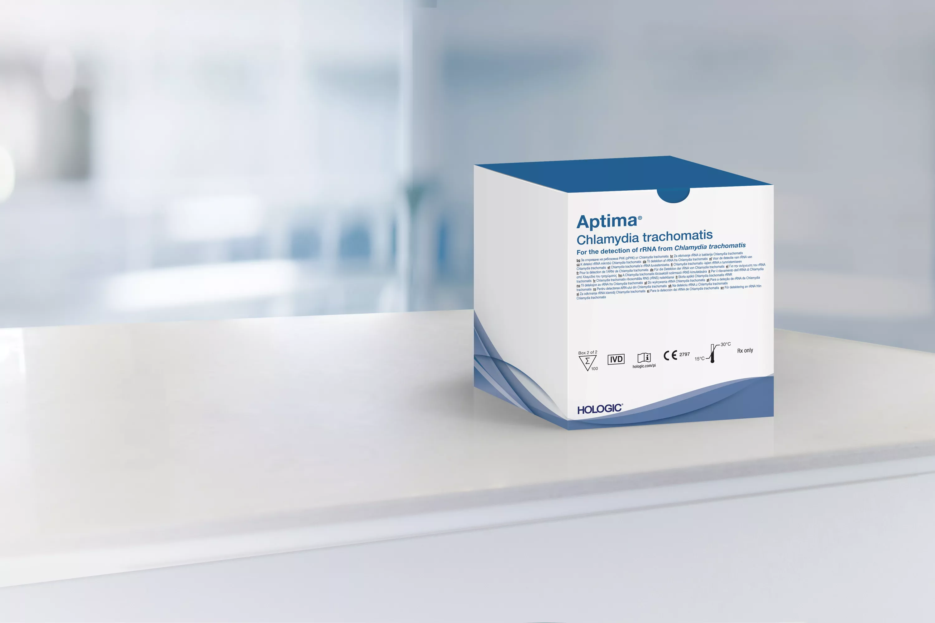 Caja de un ensayo con un laboratorio al fondo