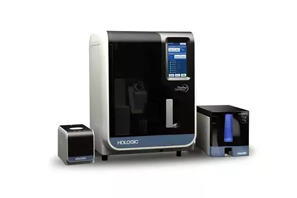 Procesador ThinPrep Genesis de Hologic sobre fondo blanco