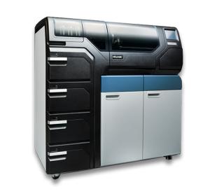 Procesador ThinPrep® 5000 Autoloader de Hologic sobre fondo blanco